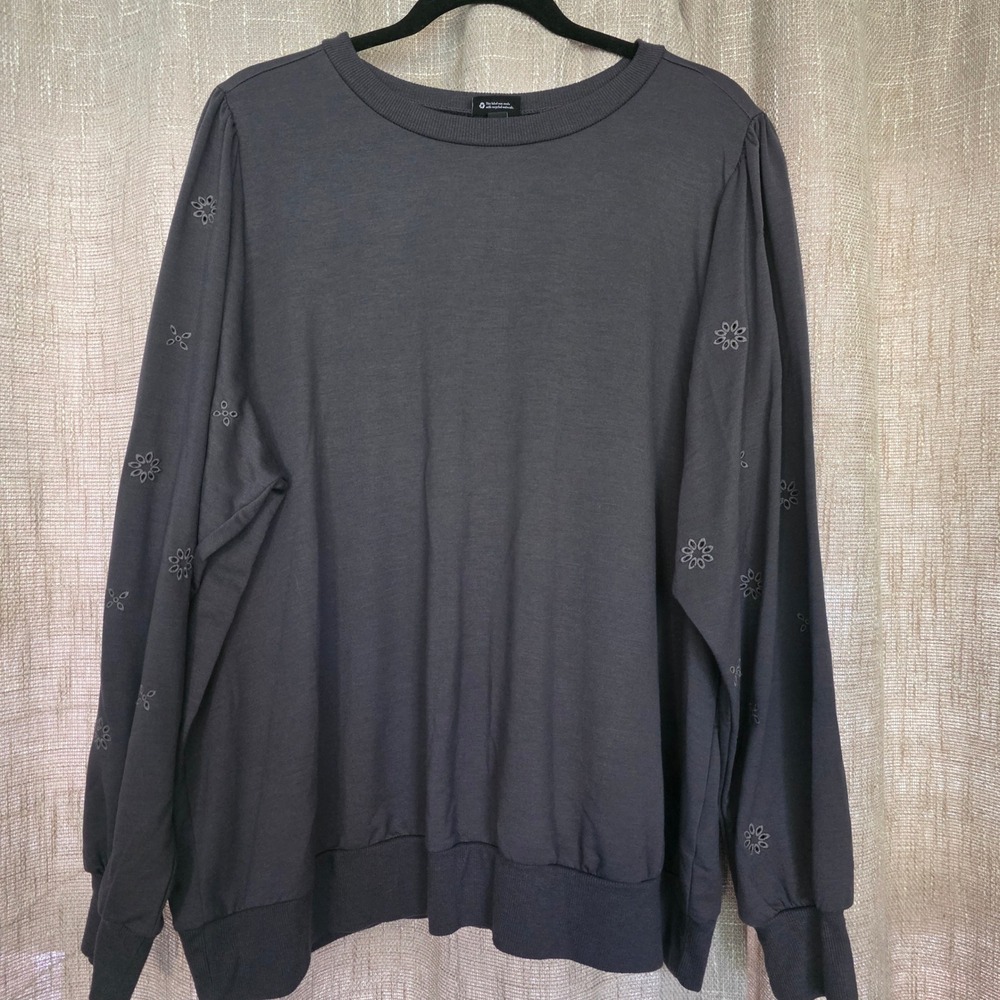 Torrid Womens 3X Charcoal Gray Eyelet Lace Sleeve Puff Shoulder Sweatshirt